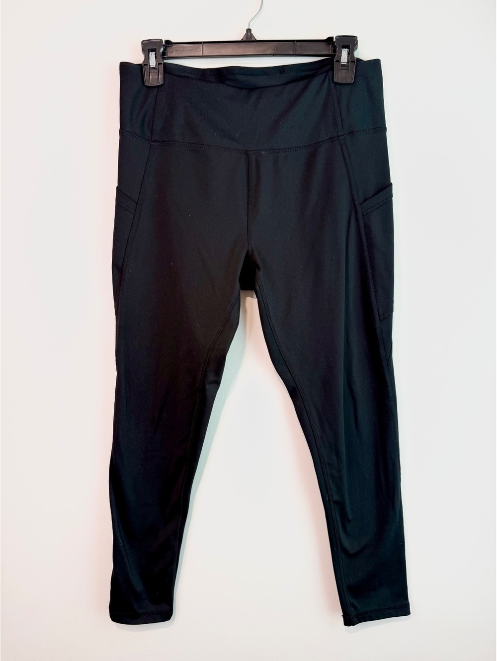 Danskin Women's Black Activewear Leggings with Side Pockets, Size Large